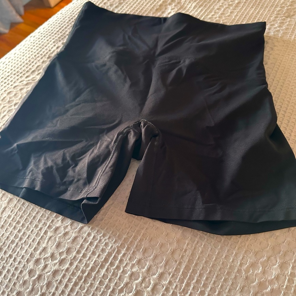Spanx Booty Boost Active 4" Short